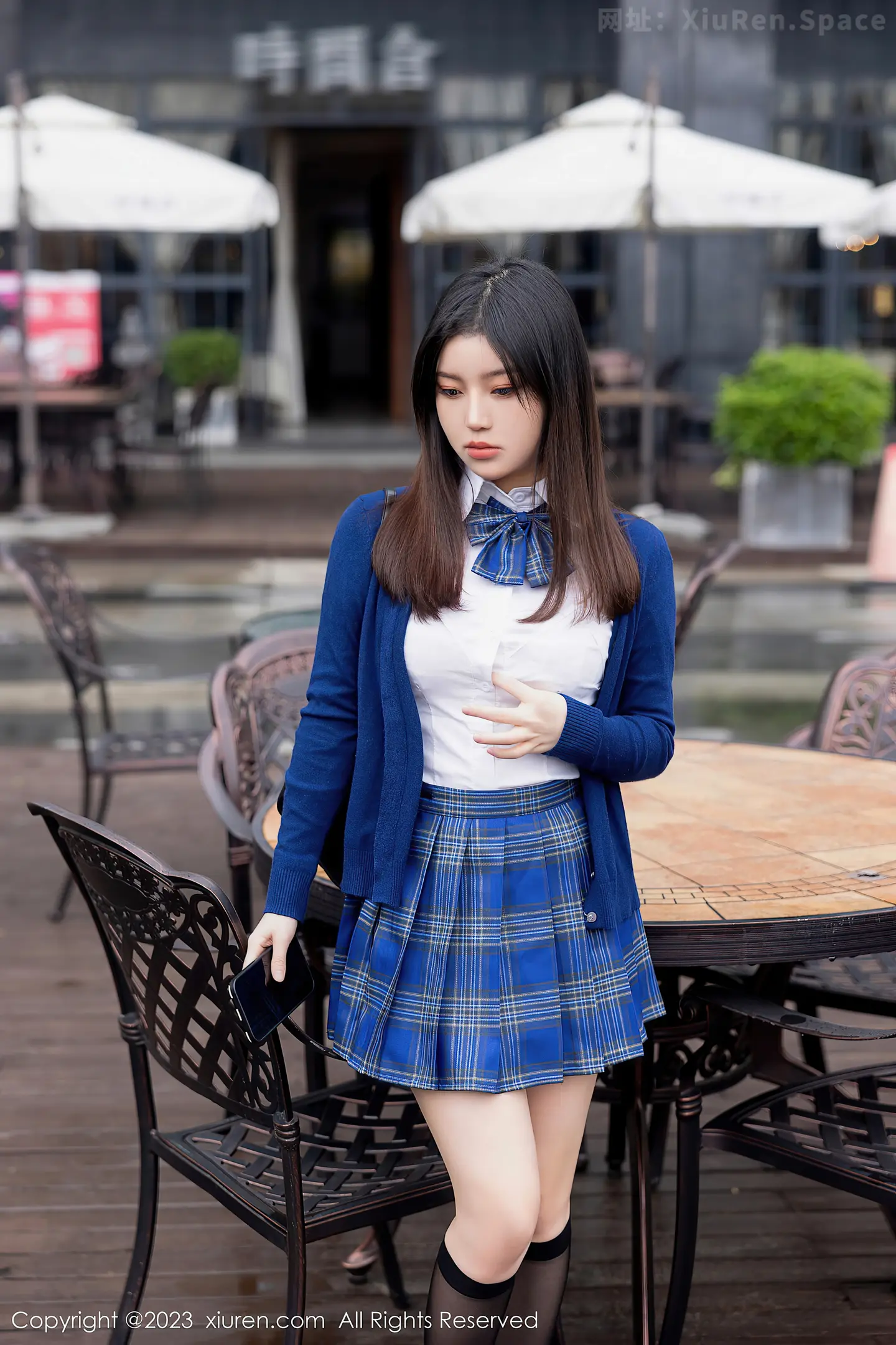 图片[5]-[XiuRen秀人网]VOL.7754 模特豆瓣酱性感蓝色上衣配蓝色格子短裙露白色蕾丝内衣诱惑写真92P-秀人网官方网站